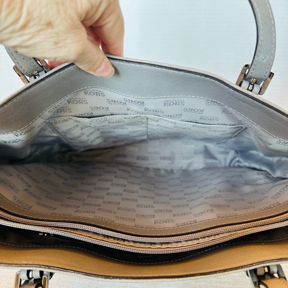 Michael Michael Kors Pearl Gray Jet Set Large Multi Functional Pocket Tote Bag